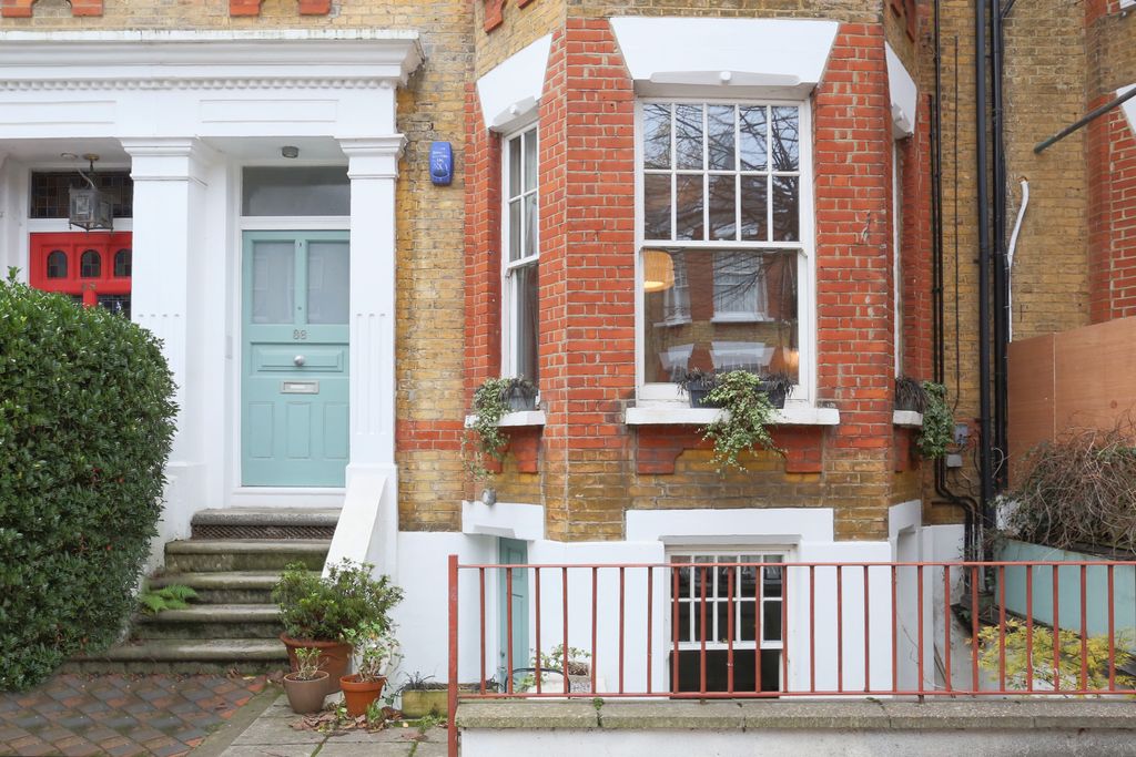 Property photo 1 of 16