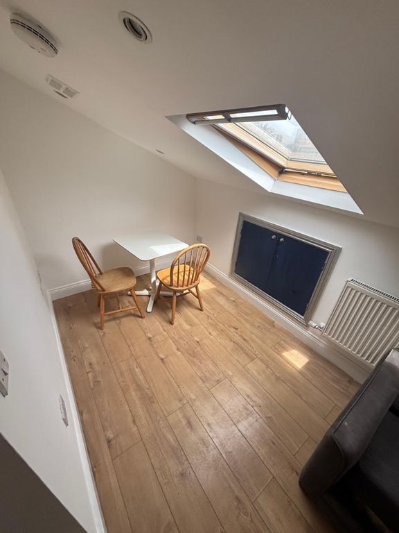 Property photo 1 of 4