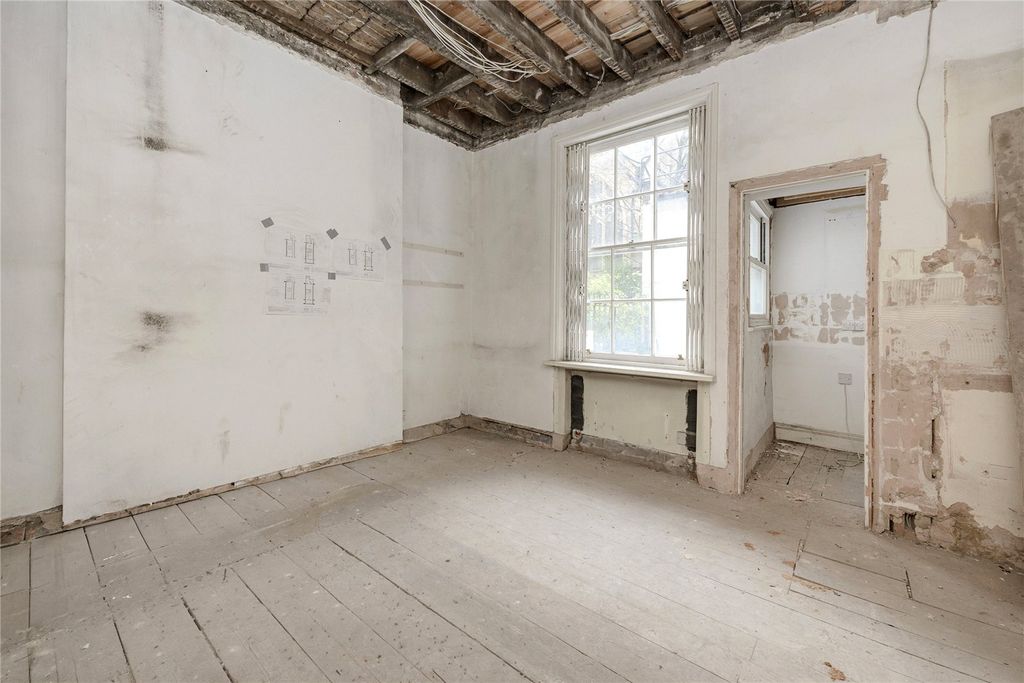 Property photo 3 of 11 Picture 3