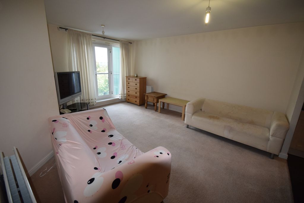 Property photo 3 of 7 Lounge
