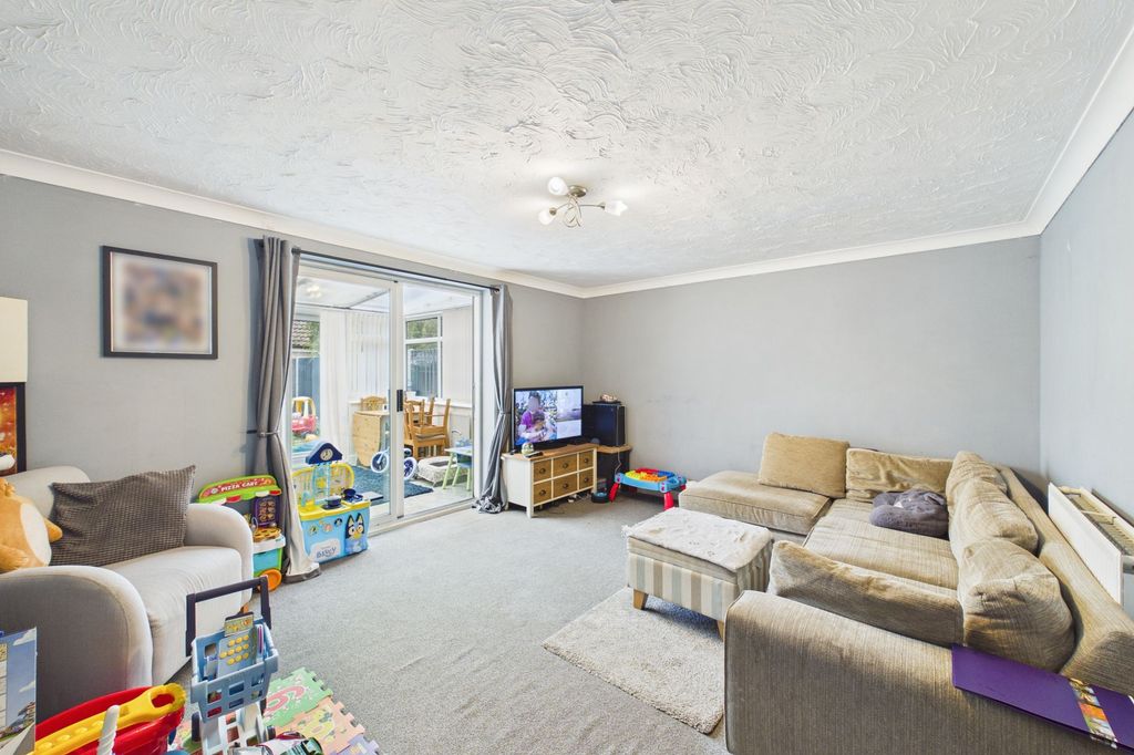 Property photo 3 of 17
