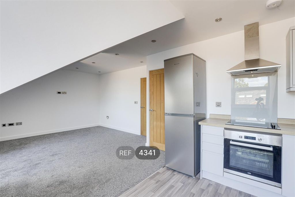 Property photo 3 of 10 Kitchen / Living Area