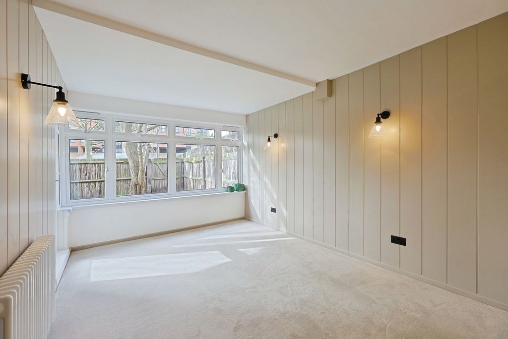 Property photo 2 of 17 Pbox-Img.Jpg