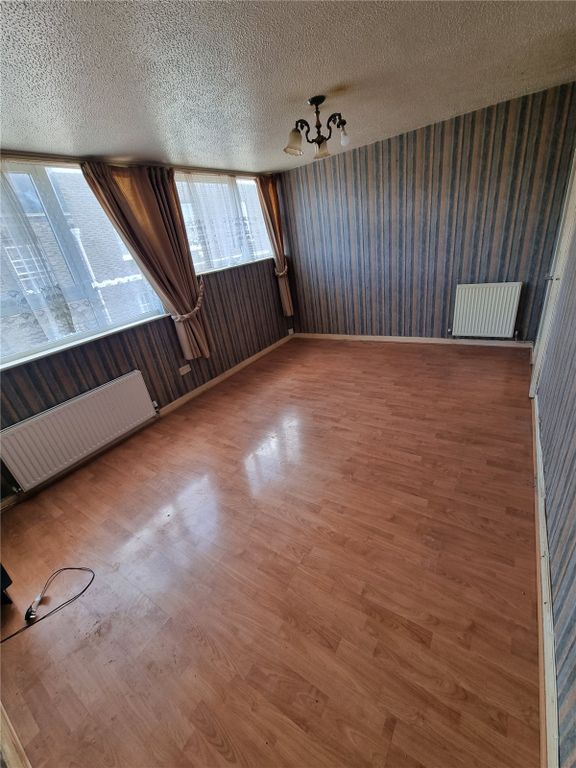 Property photo 2 of 12 Picture No. 02