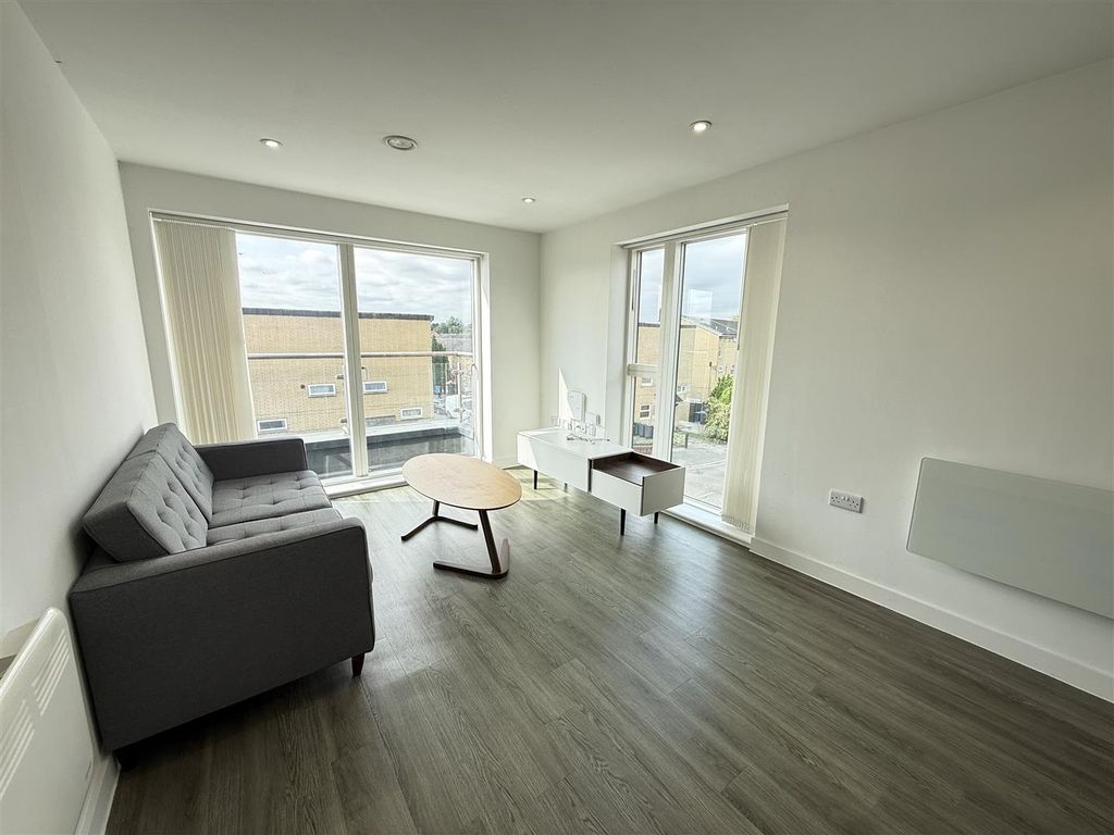 Property photo 2 of 13