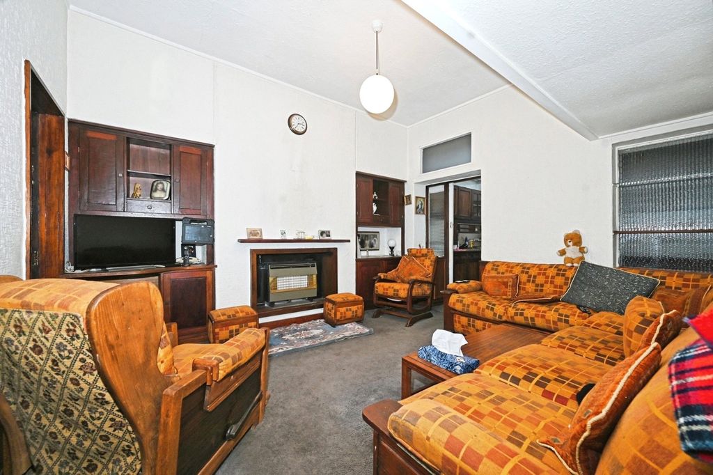 Property photo 2 of 22 Picture No. 30