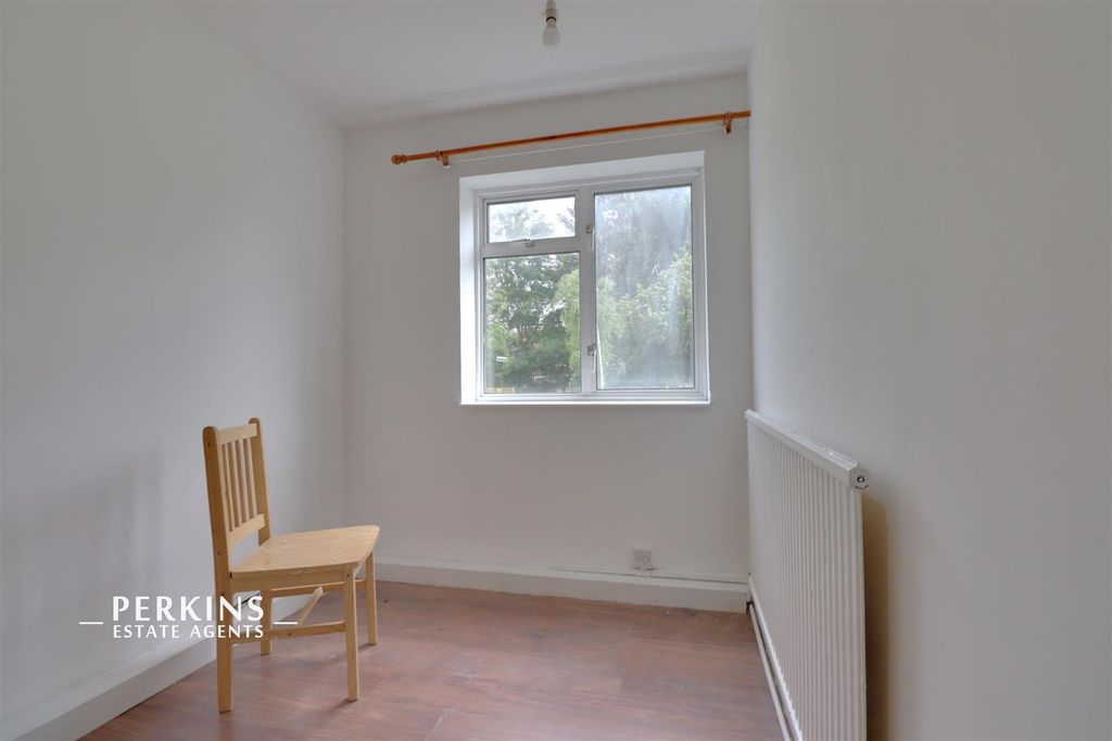 Property photo 3 of 4 Bed 2.Jpg