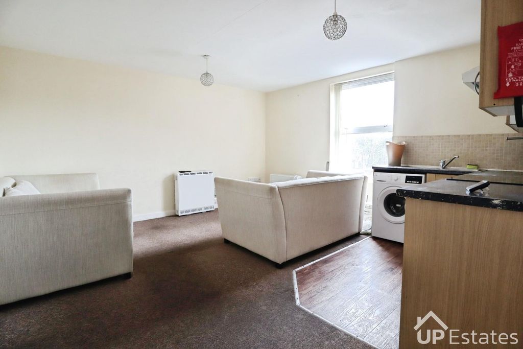 Property photo 2 of 9