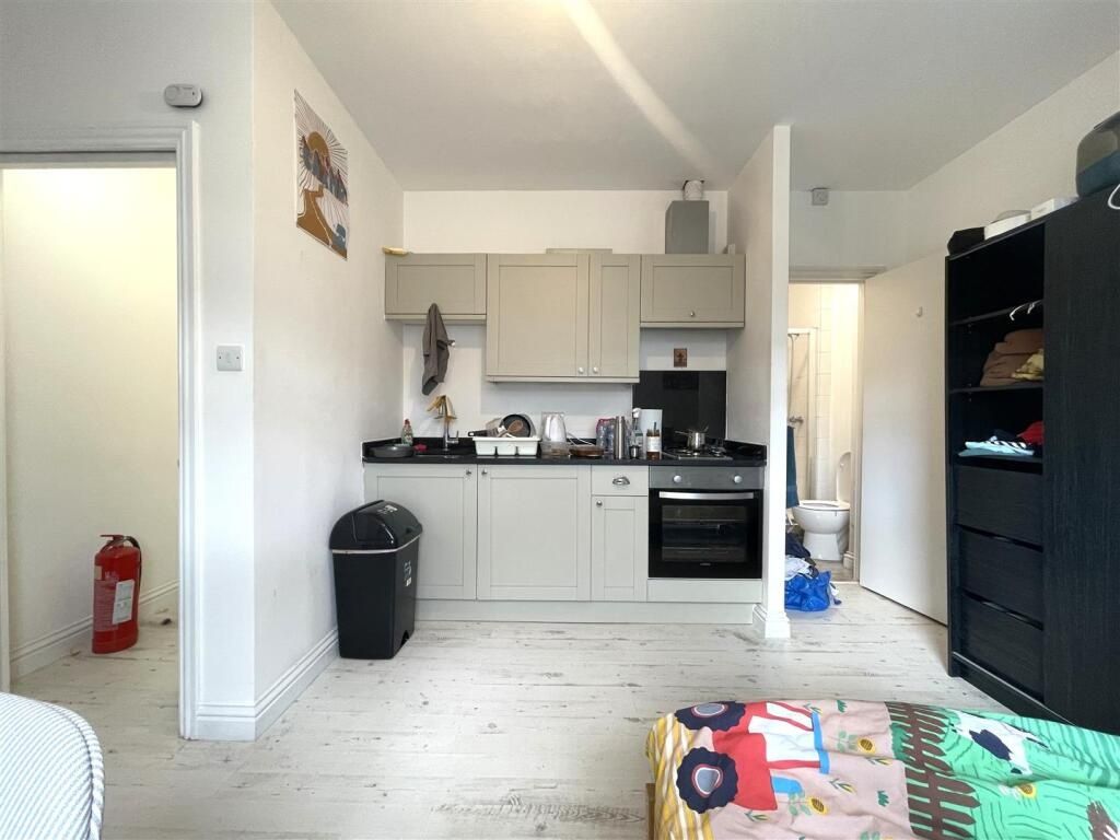 Property photo 3 of 4 Bright Studio Room With A Compact Fitted Kitchenet...