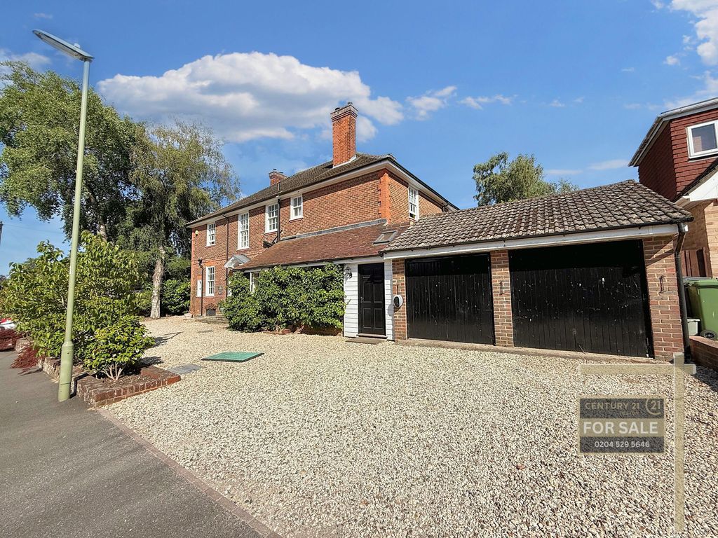 Property photo 2 of 35