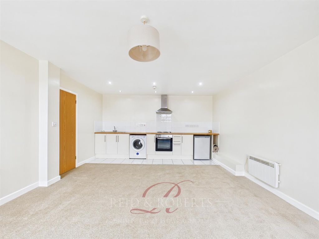 Property photo 2 of 11 Cam05148G0-Pr0085-Still001.Jpg