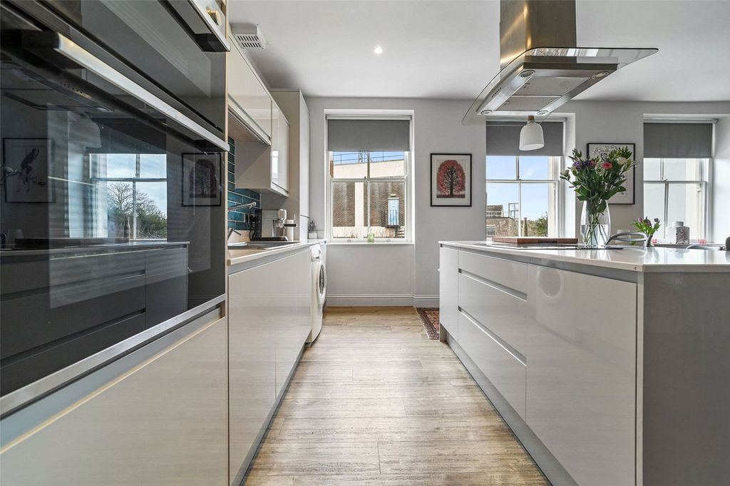 Property photo 2 of 15 Picture No. 02