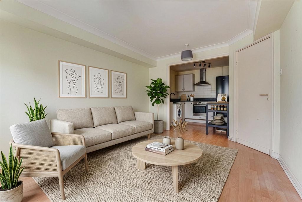 Property photo 1 of 10 Lounge1.Jpg