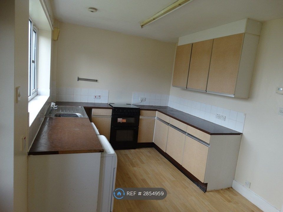 Property photo 2 of 9 Kitchen