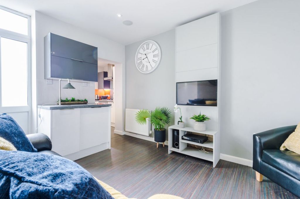 Property photo 2 of 15 185Lr Living Area