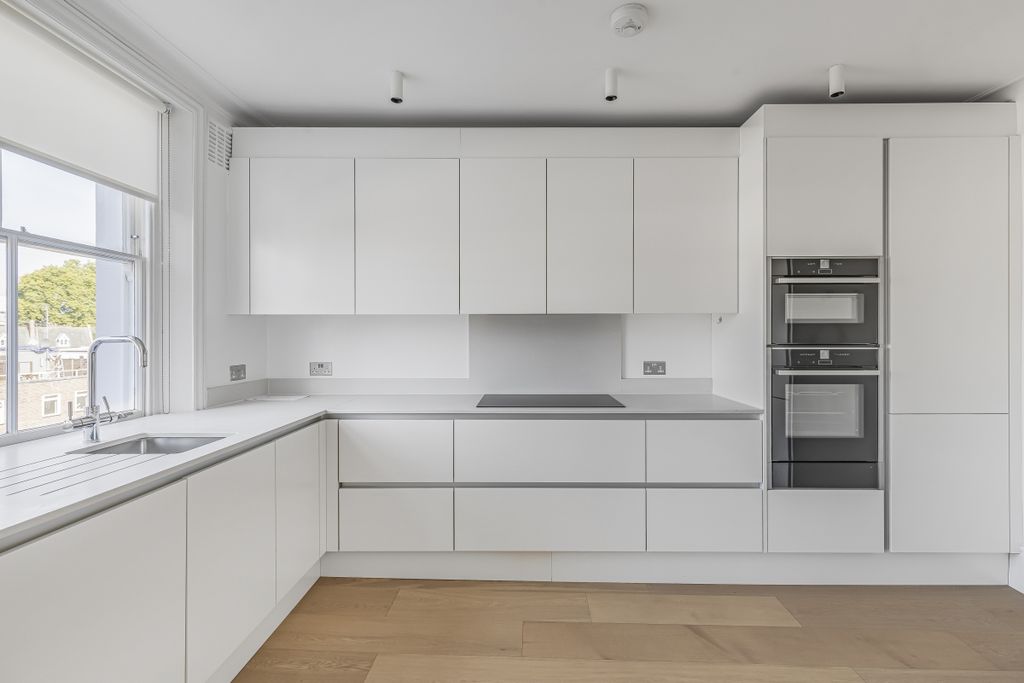 Property photo 3 of 14 Flat_4__38_Devons...
