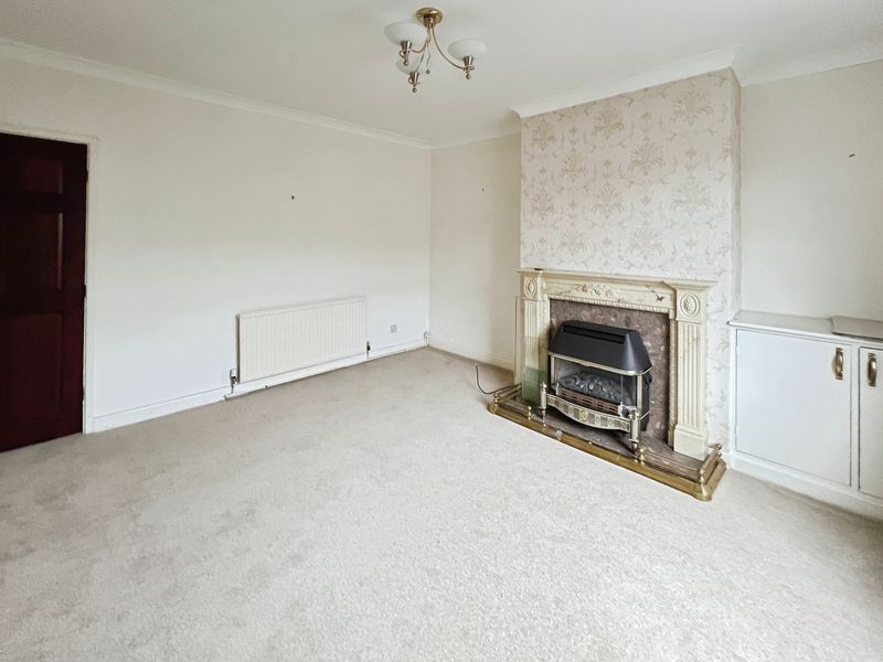 Property photo 2 of 16 Lounge