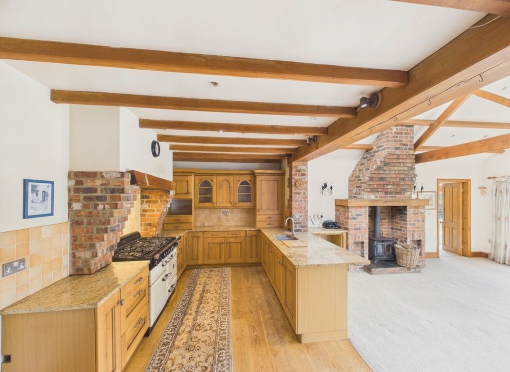 Property photo 3 of 22 5296996