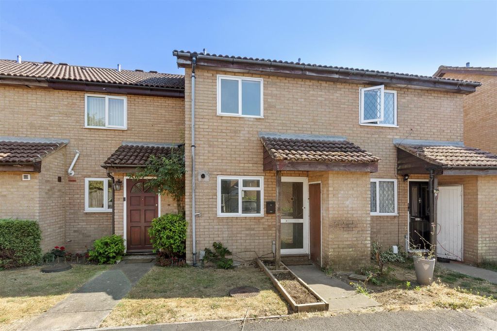 Property photo 1 of 14 8 Oldhouse Close, Hp11 1Tp-12.Jpg