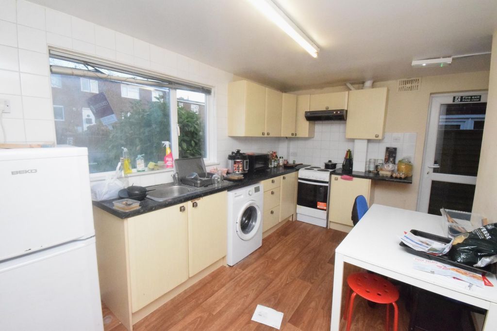 Property photo 2 of 7 Photo 2