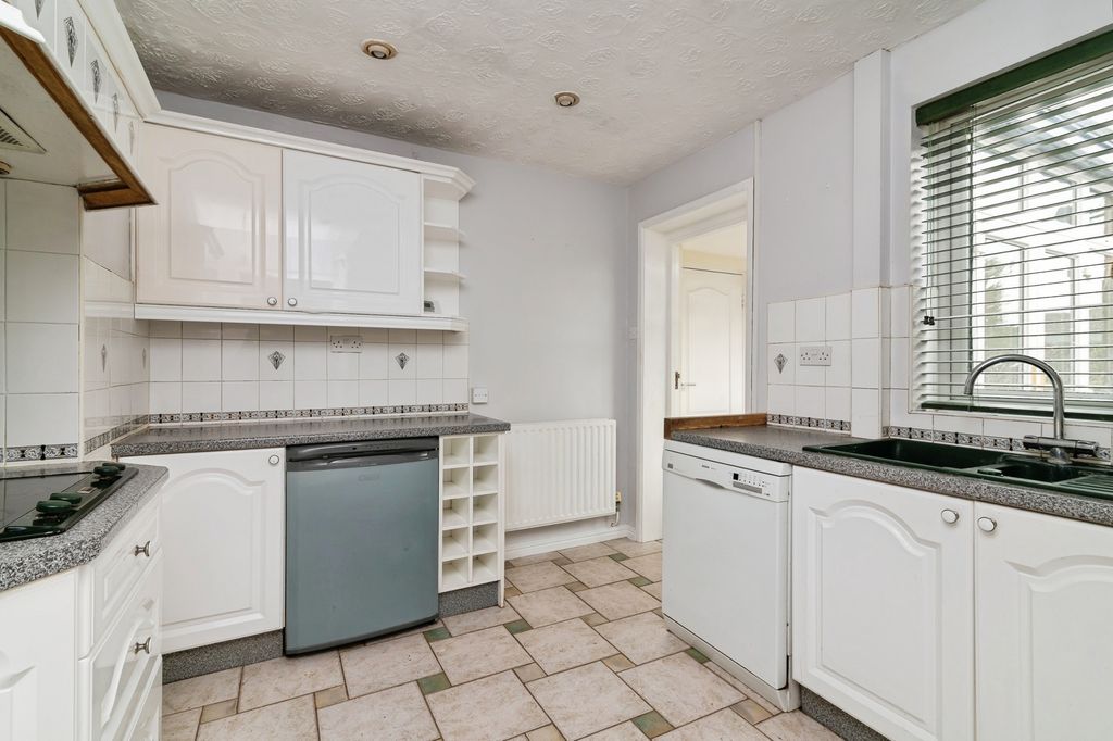Property photo 2 of 17 Photo