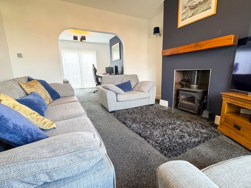 Property photo 3 of 24 Whitby Ewemove Staithes-2