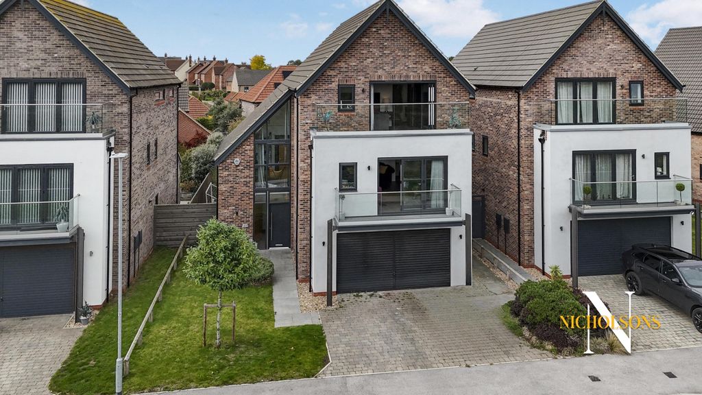 Property photo 1 of 18 1902963