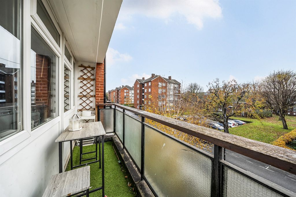 Property photo 2 of 14