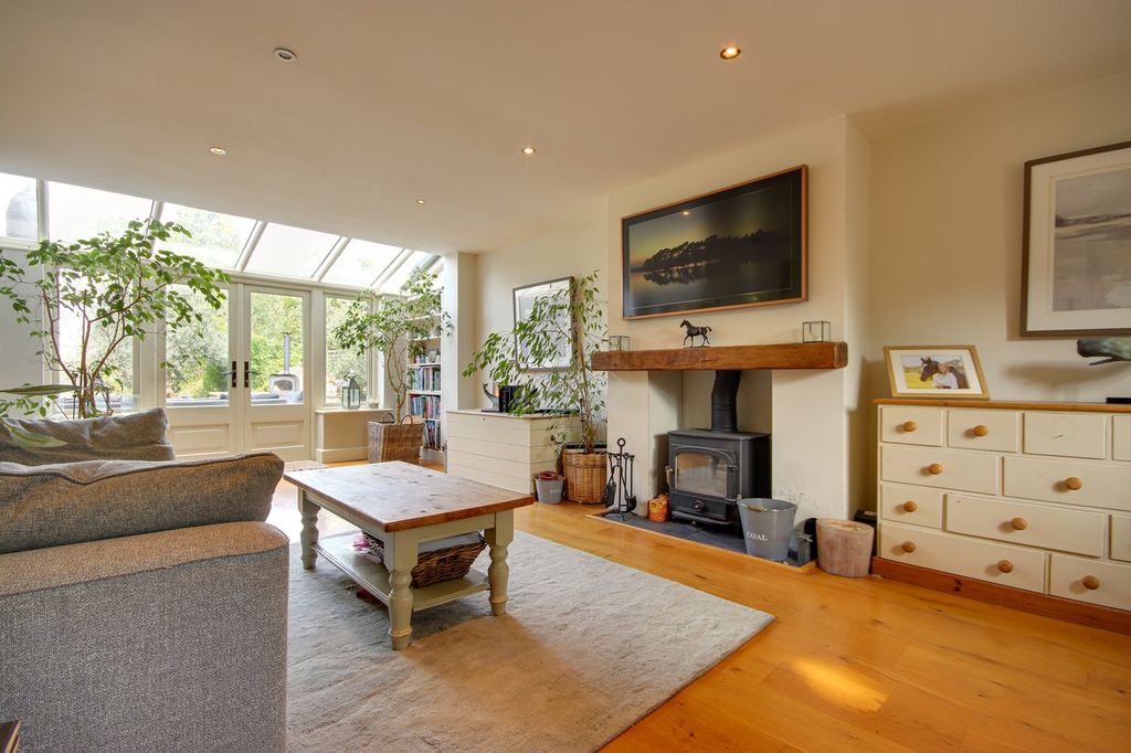 Property photo 2 of 22