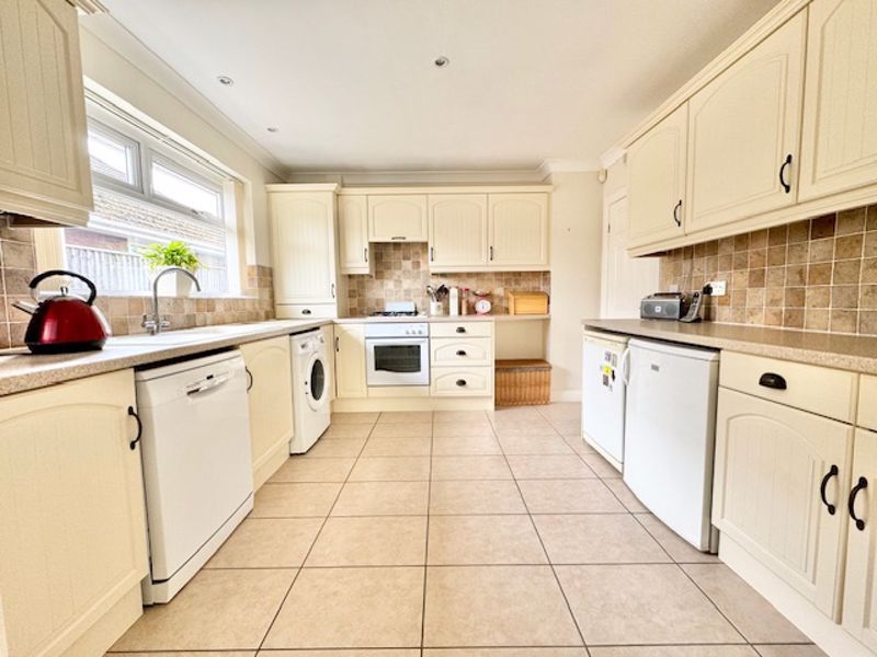 Property photo 2 of 26 Kitchen
