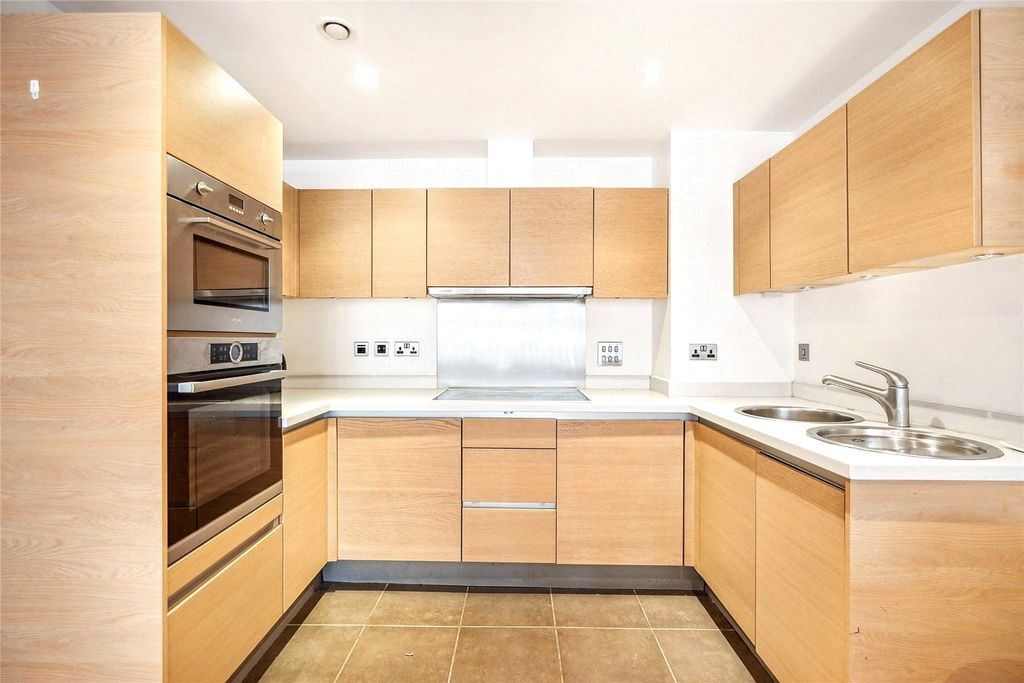 Property photo 3 of 7 Picture No. 06