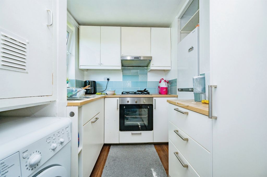 Property photo 2 of 5 Kitchen