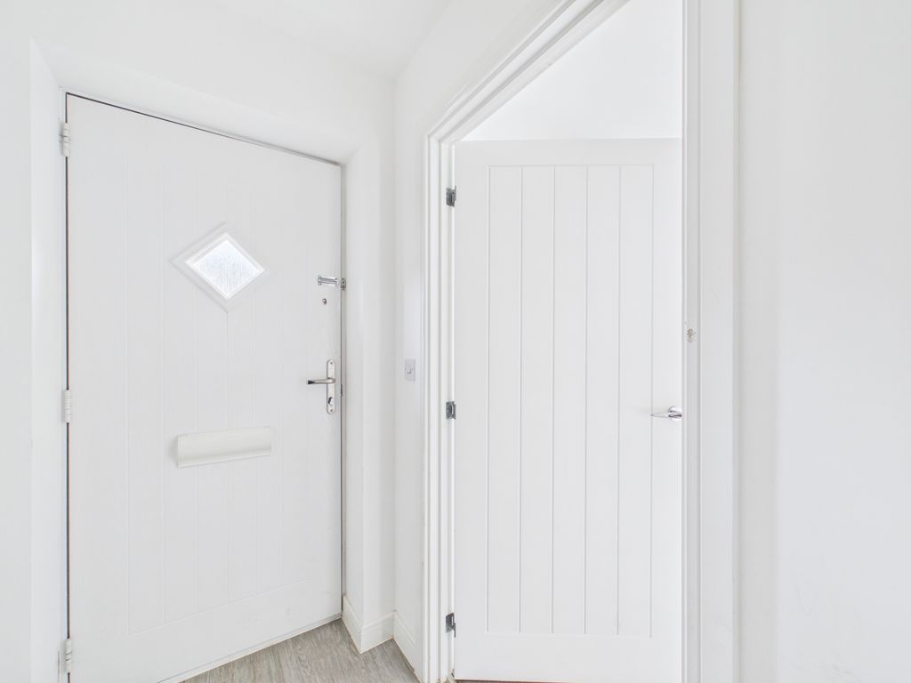 Property photo 2 of 24 Cam01832G0-Pr0339-Still034