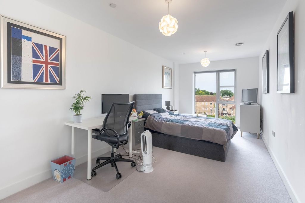 Property photo 3 of 10