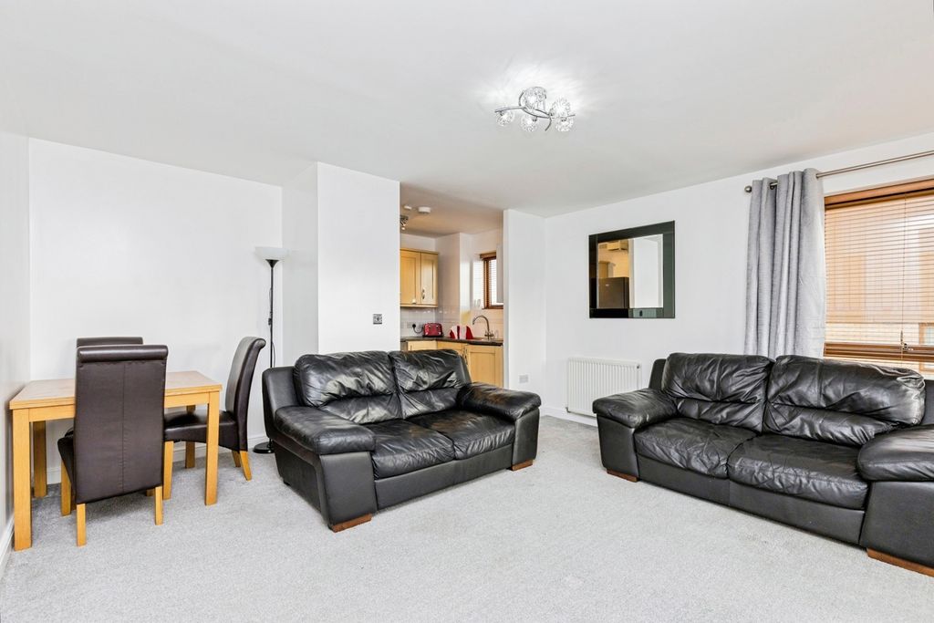 Property photo 3 of 18 Pbox-Img.Jpg