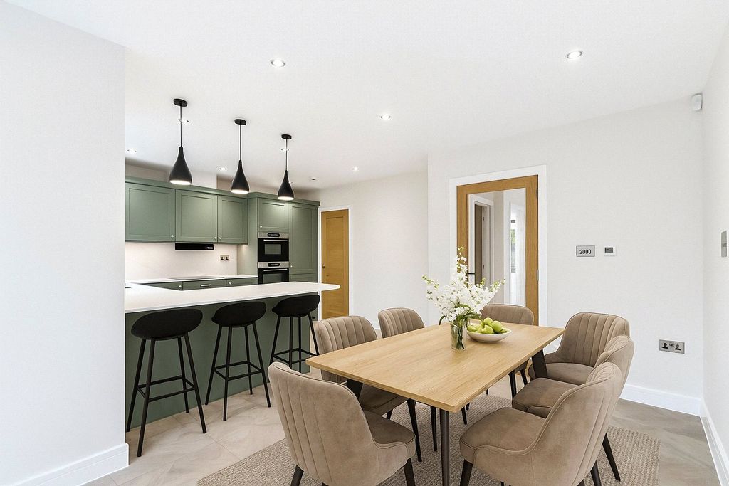 Property photo 3 of 12 * Virtually Staged