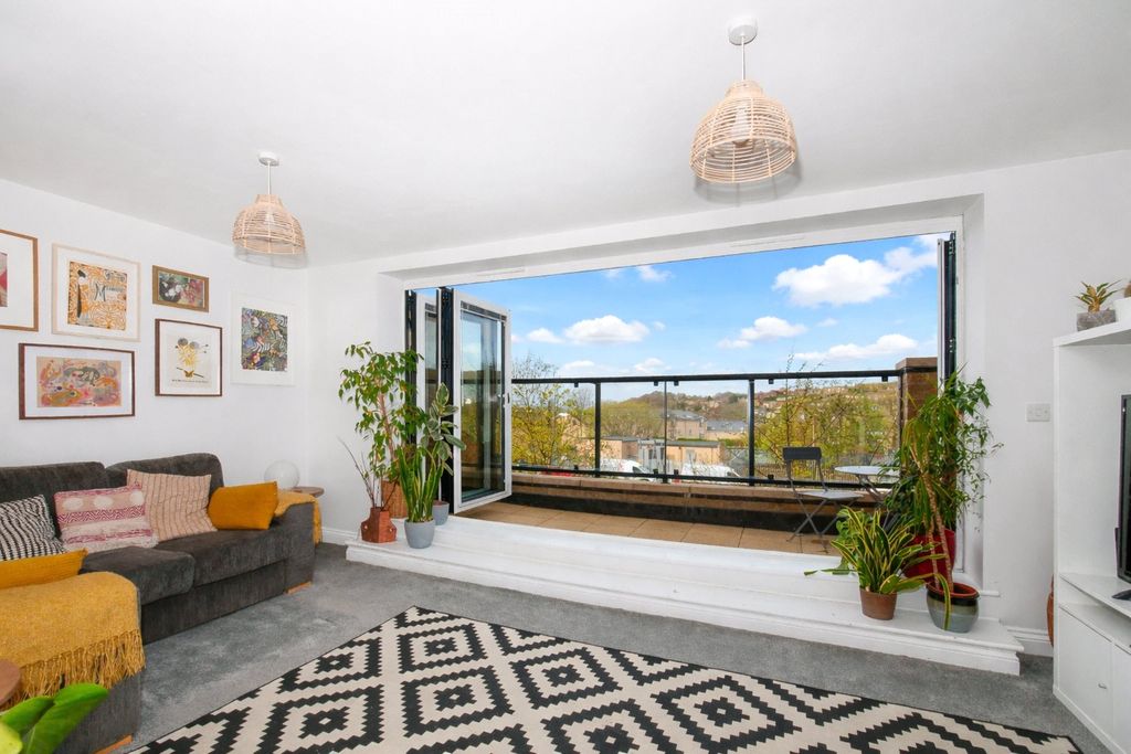 Property photo 2 of 30 Picture No. 29