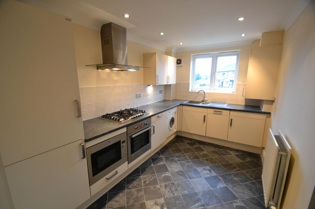 Property photo 2 of 5 Kitchen