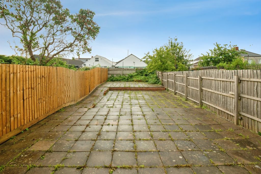 3 bed semi-detached house for saleGreenmeadow Avenue, Newport NP19 photo 4