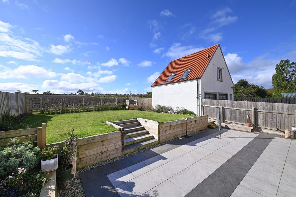 Property photo 2 of 37 Briardbank-26.Jpg