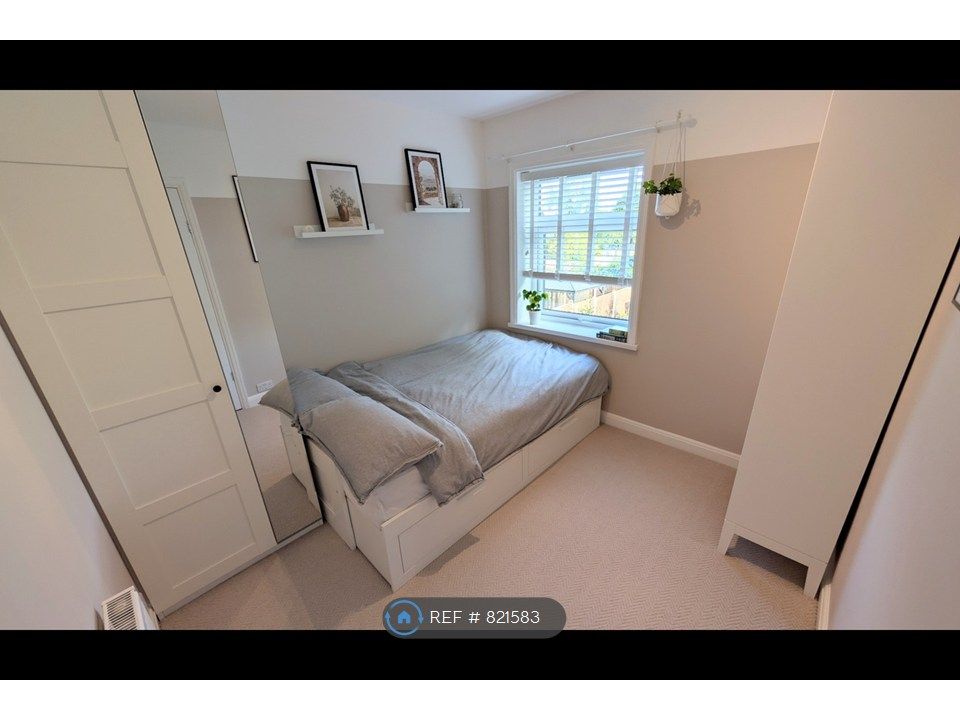 Property photo 2 of 9 Bedroom 2 - Pic 1