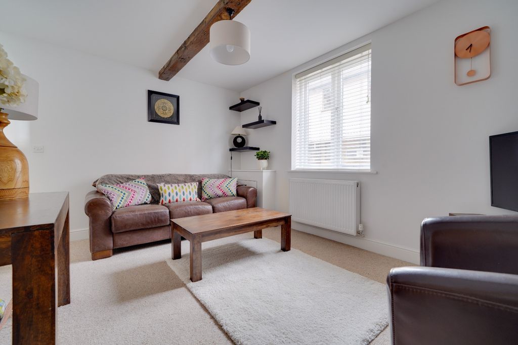 Property photo 2 of 11 3561783