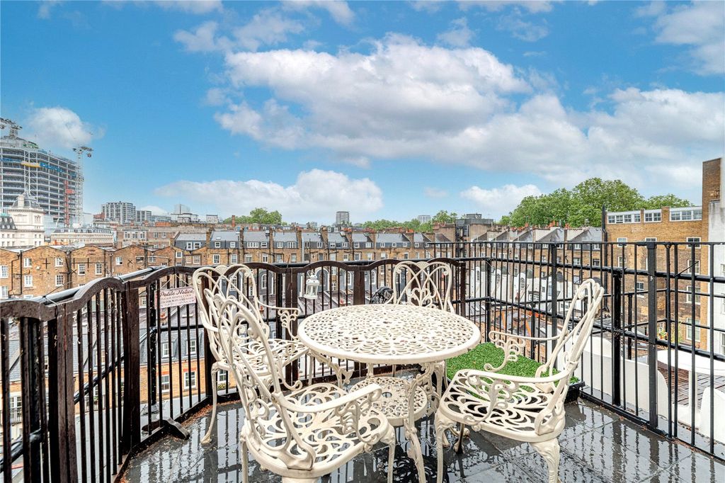 Property photo 2 of 7 Roof Terrace