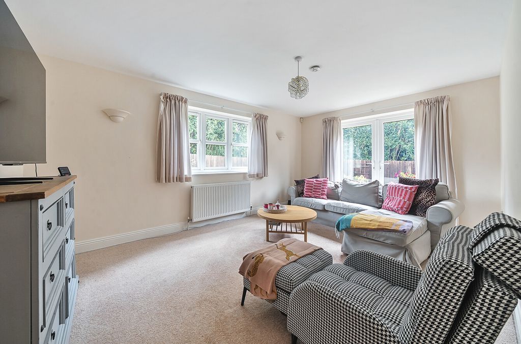 Property photo 2 of 12 1328939-4-687E3c9...