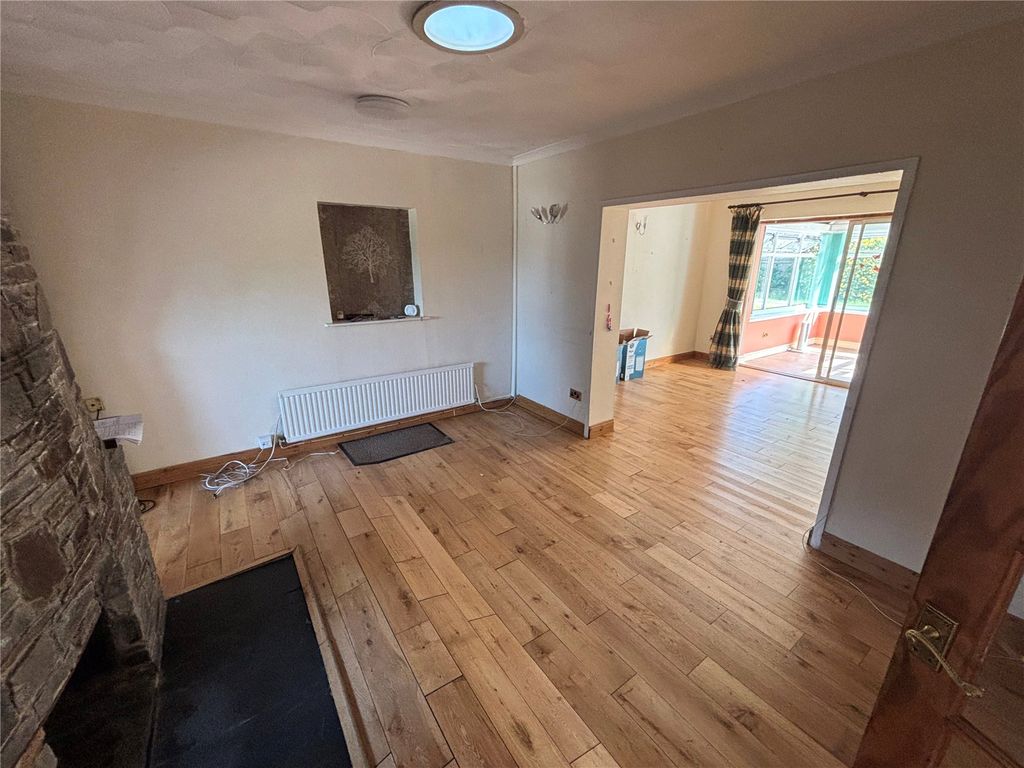 Property photo 2 of 16 Picture No. 02