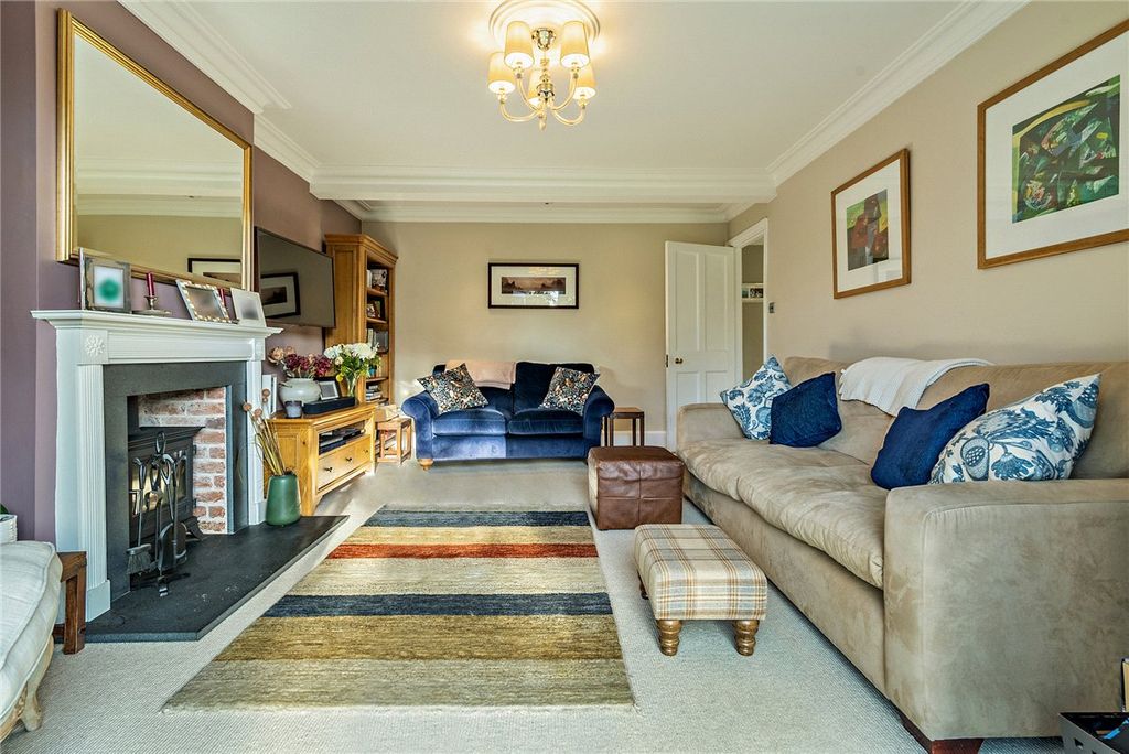 Property photo 3 of 22 Sitting Room