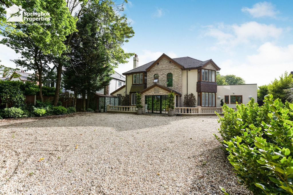 Property photo 1 of 21 Front View