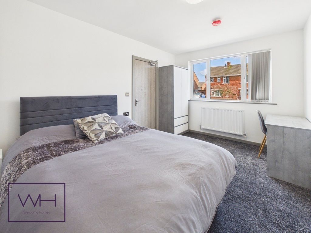 Property photo 1 of 5 03c9B4Bc-9F27-400E-9c47-97Faaf1Ddbc2