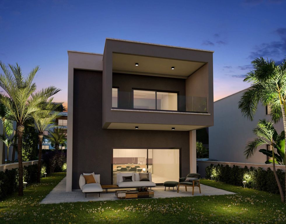 Property photo 1 of 12
