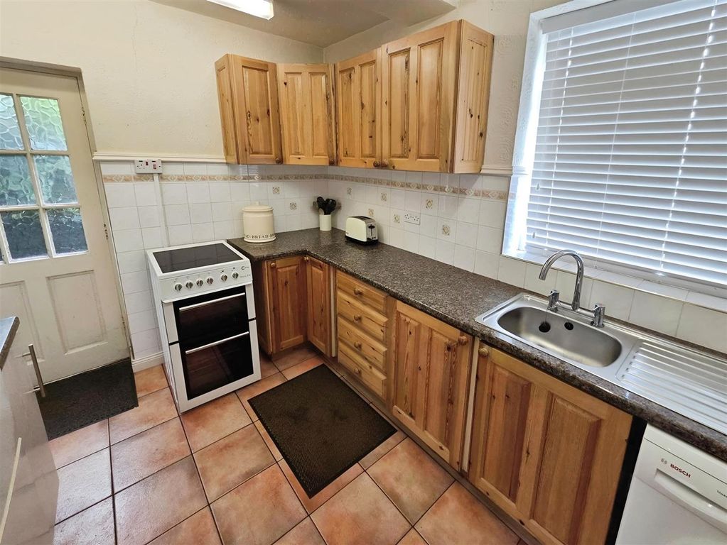 Property photo 2 of 19 E3B82792-Ahopus0Y_Em0Hogstwoggg.Jpg